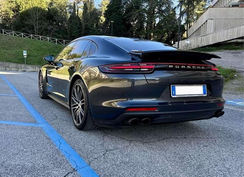 Usata Porsche Panamera 330 CV (242 kW) 2018 Berlina