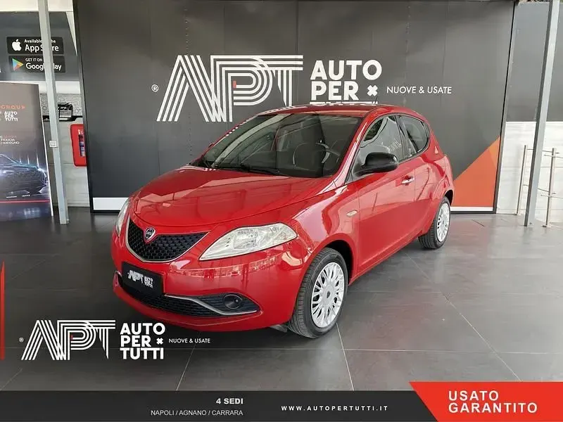 Usata Lancia Ypsilon Gold 69 CV (50 kW) 2017 Utilitaria