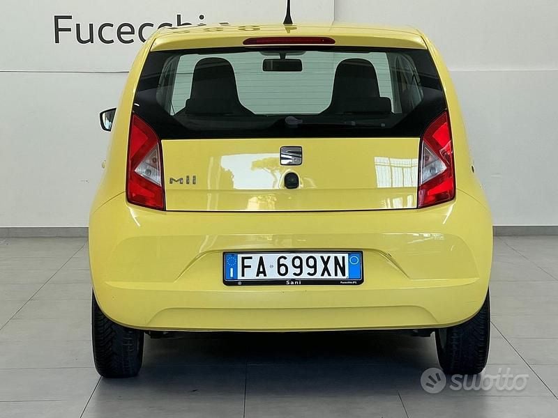 Usado Seat Mii Chic 75 CV (55 kW) 2015 Amarillo Utilitario