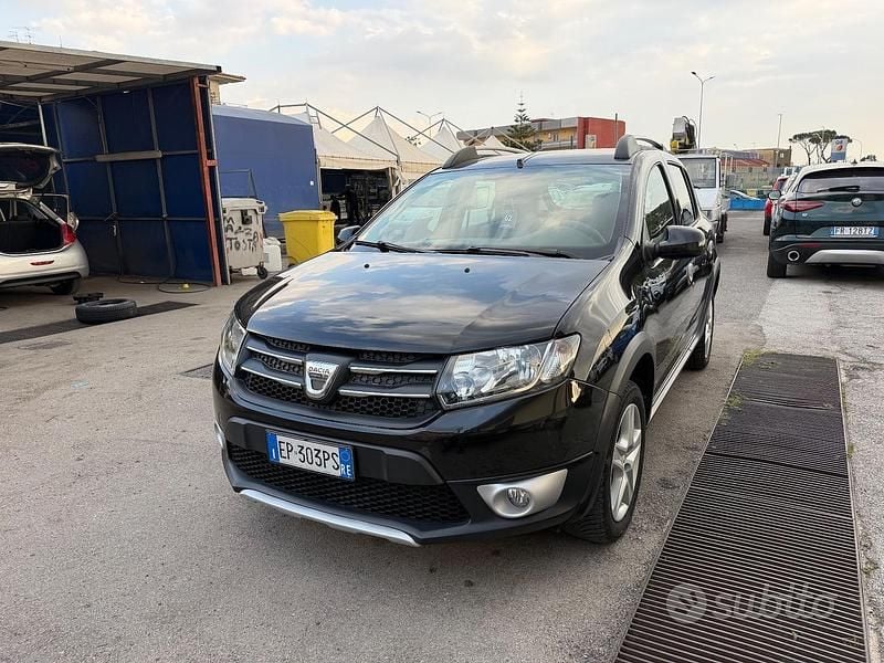 Usata Dacia Sandero Stepway 90 CV (66 kW) 2013 Nero Berlina