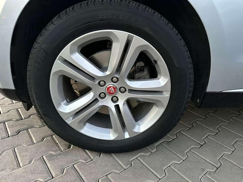 Begagnad Jaguar F-Pace SE 204 HK (150 kW) 2022 Grå SUV