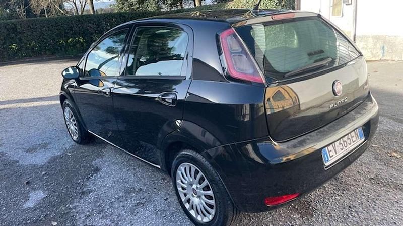 Usata Fiat Punto Street 77 CV (56 kW) 2014 Metallizzato Utilitaria