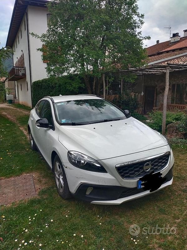Usata Volvo V40 CC 2014 Bianco Station wagon
