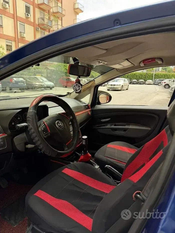 Usata Fiat Grande Punto 90 CV (66 kW) 2009 Bluazzurro Utilitaria