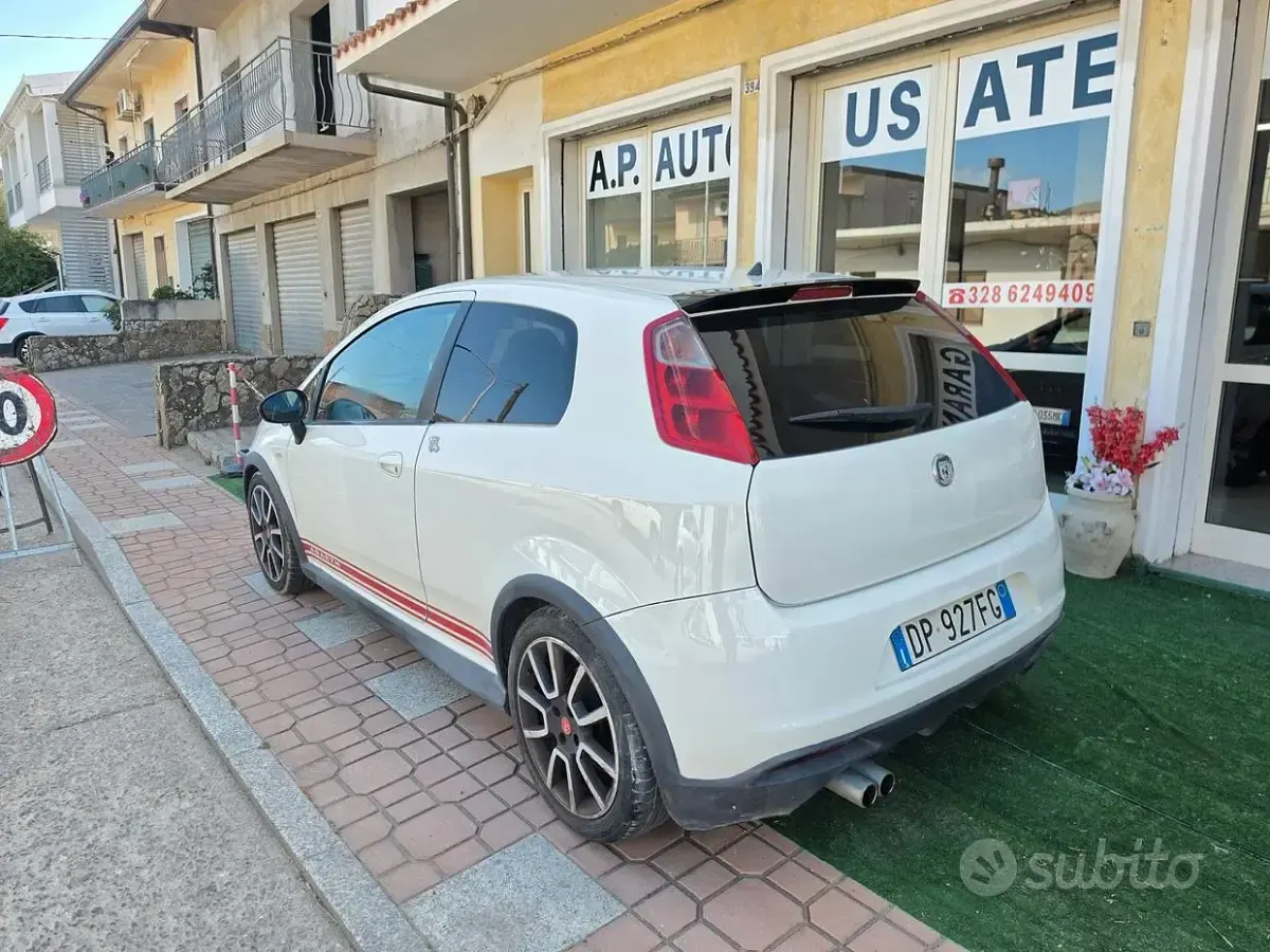 Usata Abarth Grande Punto 155 CV (114 kW) 2008 Bianco Utilitaria