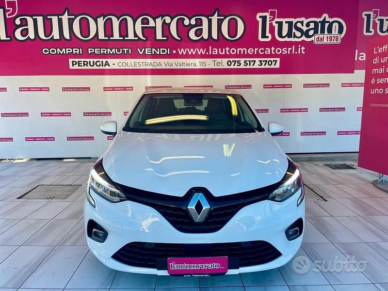 Używany Renault Clio V Business 101 KM (74 kW) 2020 Biały Sedan/Limuzyna