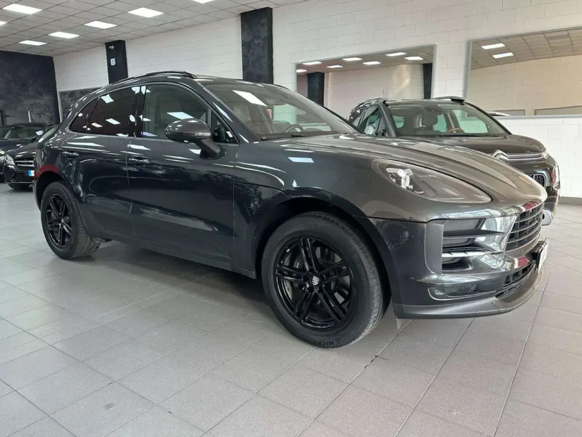 Usata Porsche Macan 245 CV (180 kW) 2019 Grigio metallizzato SUV