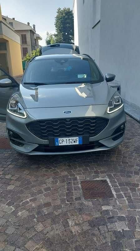 Usata Ford Kuga ST-Line 120 CV (88 kW) 2021 Argento SUV