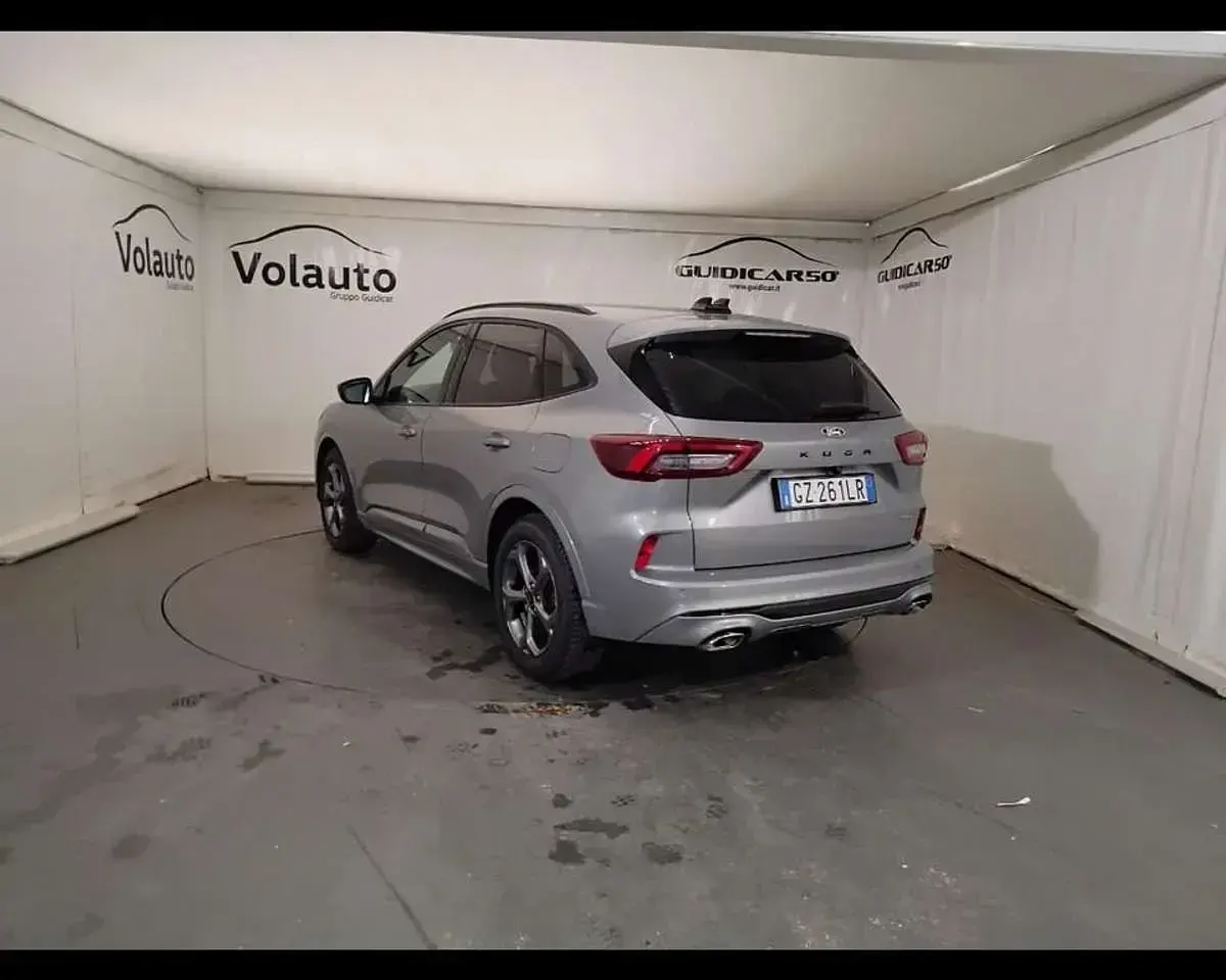 Usata Ford Kuga ST-Line 179 CV (131 kW) 2025 Argento SUV