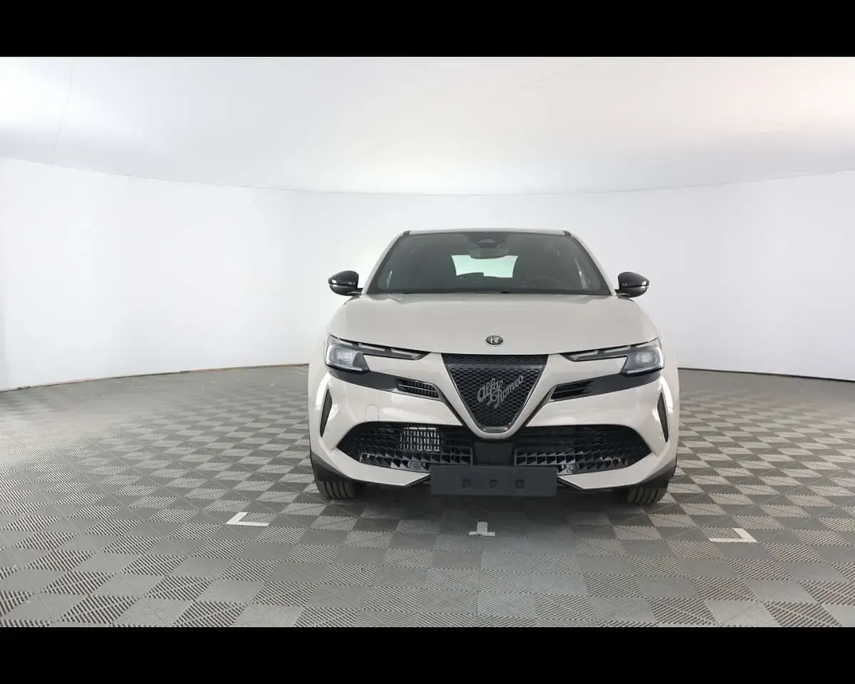 Nuova Alfa Romeo GT Junior 136 CV (100 kW) 2026 Avorio galleria SUV