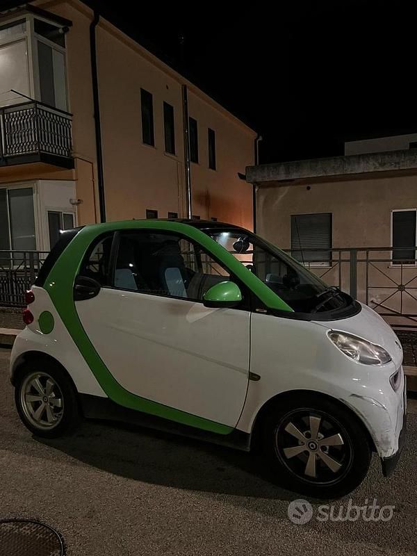 Usata 2009 Smart ForTwo Coupé Utilitaria | 3699 € (Super prezzo) - Immagine 1/3
