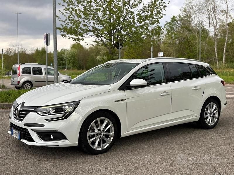 Usata Renault Mégane GrandTour Zen 131 CV (96 kW) 2016 Bianco Station wagon