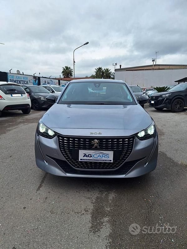 Usata Peugeot 208 Allure 102 CV (75 kW) 2022 Grigio Utilitaria