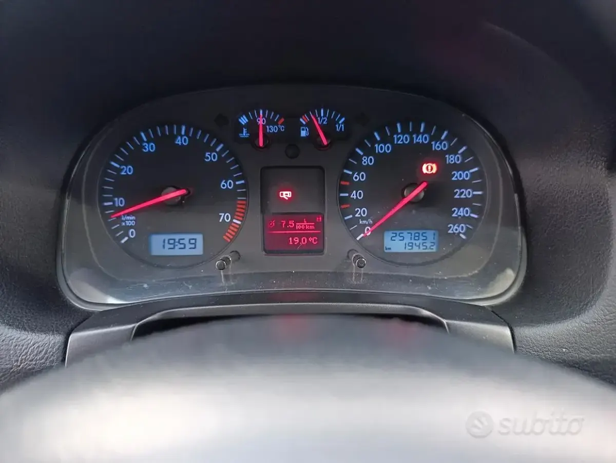 Usata VW Golf IV 105 CV (77 kW) 2003 Grigio Berlina