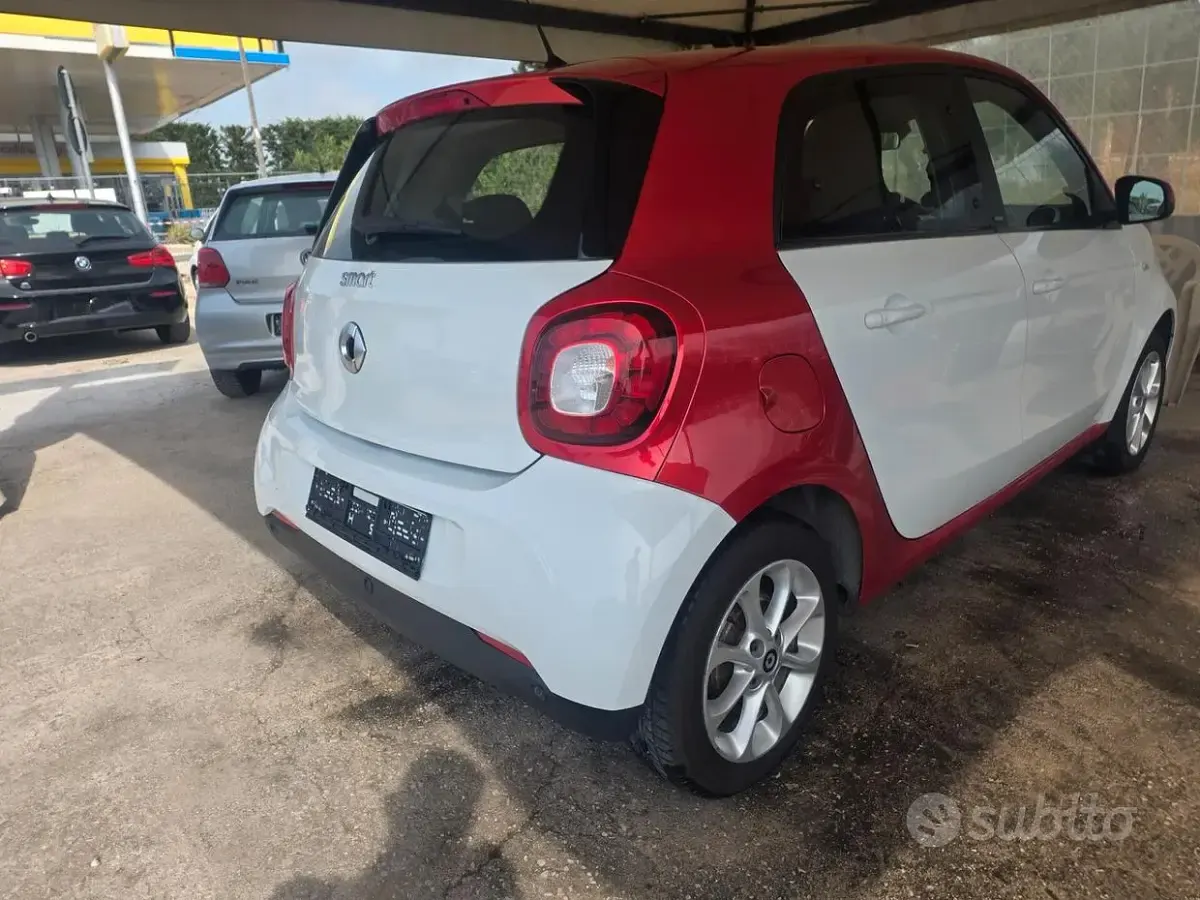 Usata Smart ForFour Passion 71 CV (52 kW) 2016 Bianco Utilitaria