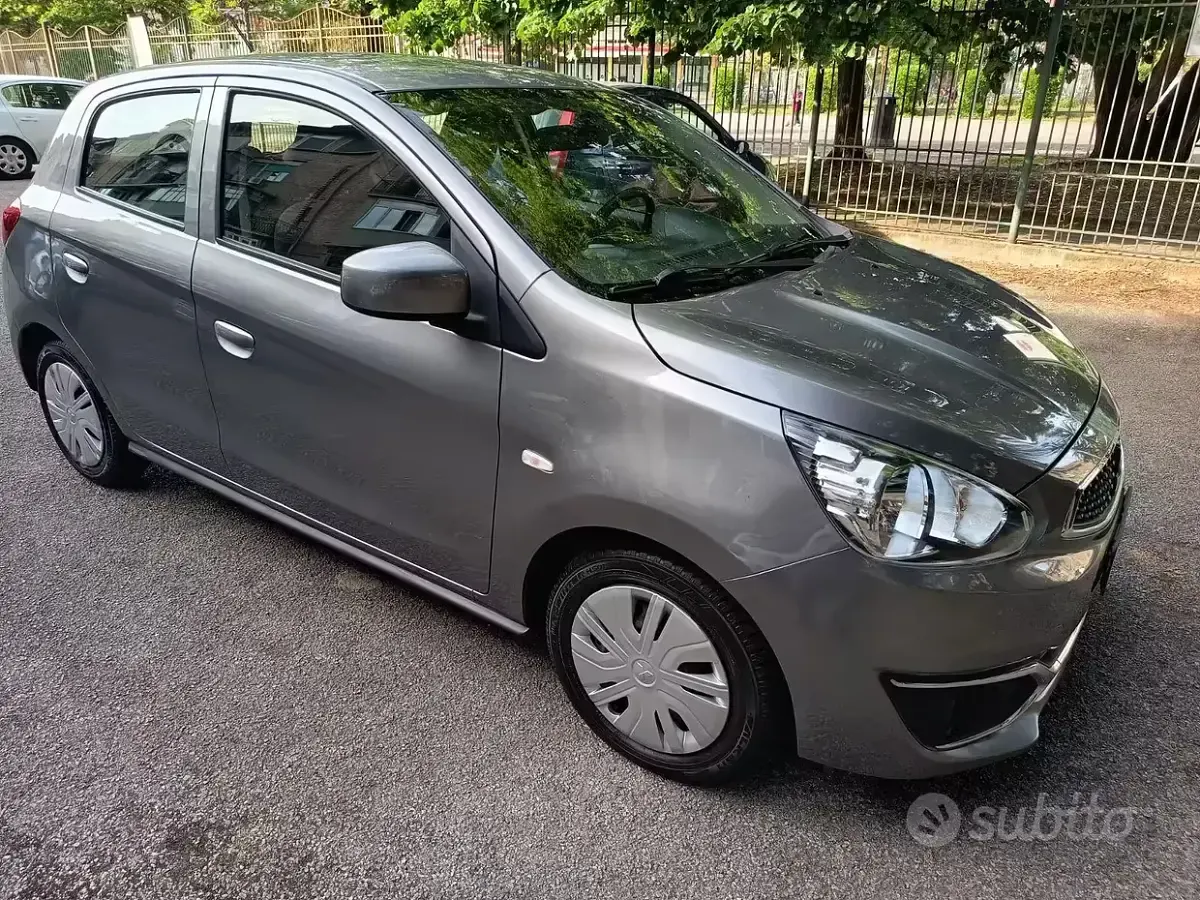 Usata Mitsubishi Space Star 71 CV (52 kW) 2018 Grigio Utilitaria