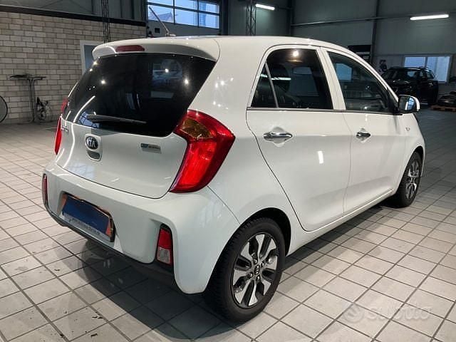 Usata Kia Picanto 67 CV (49 kW) 2015 Bianco Utilitaria