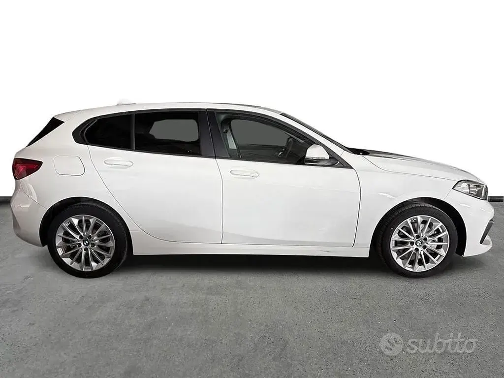 Usata BMW 118 Advantage 150 CV (110 kW) 2024 Alpin white pastello Berlina