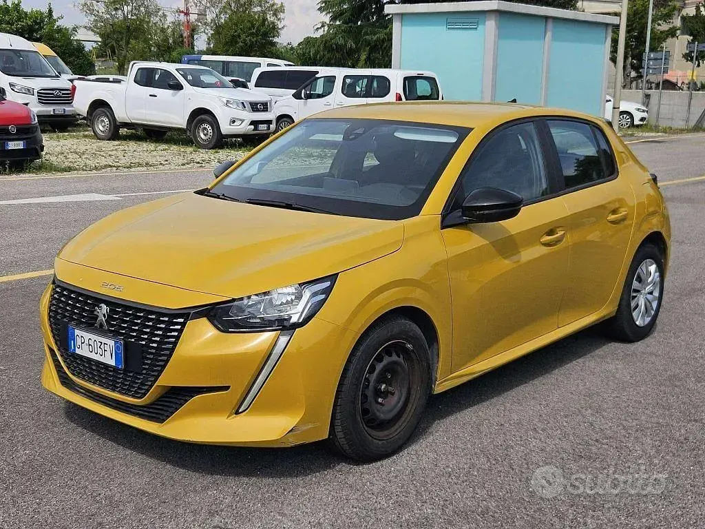 Usata Peugeot 208 Active 75 CV (55 kW) 2023 Giallo Utilitaria