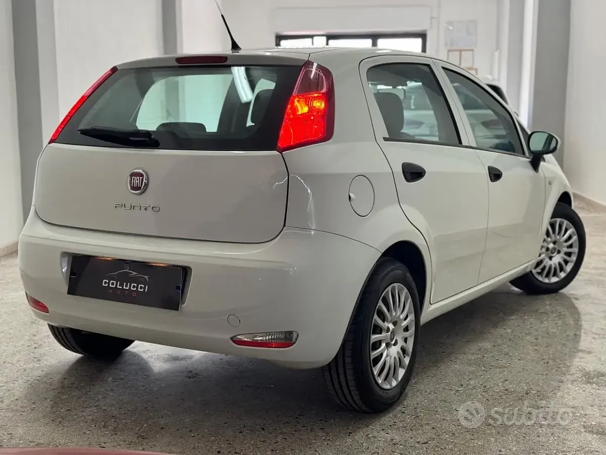 Begagnad Fiat Punto S 95 HK (69 kW) 2017 Vit Halvkombi