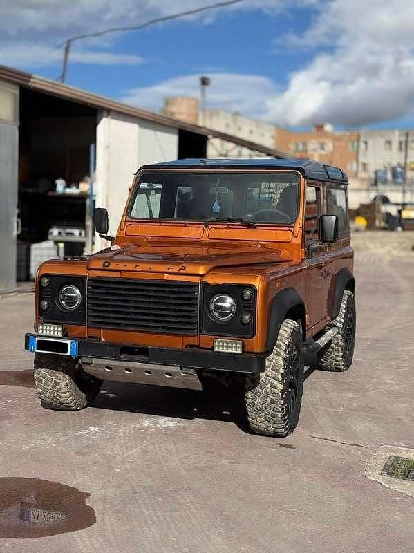 Usata Land Rover Defender 122 CV (89 kW) 1998 Arancione SUV