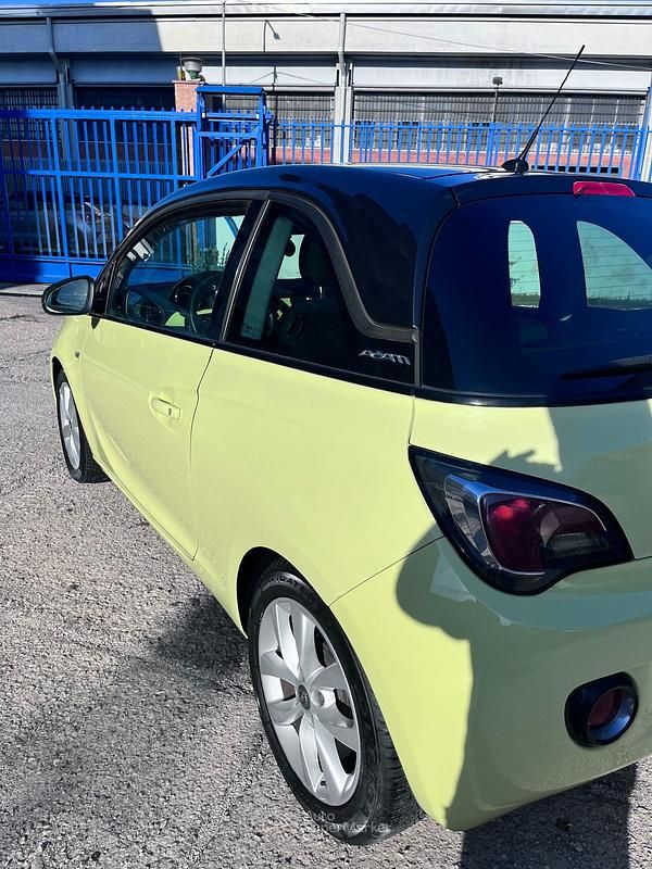 Usata Opel Adam 69 CV (50 kW) 2015 Verde Utilitaria