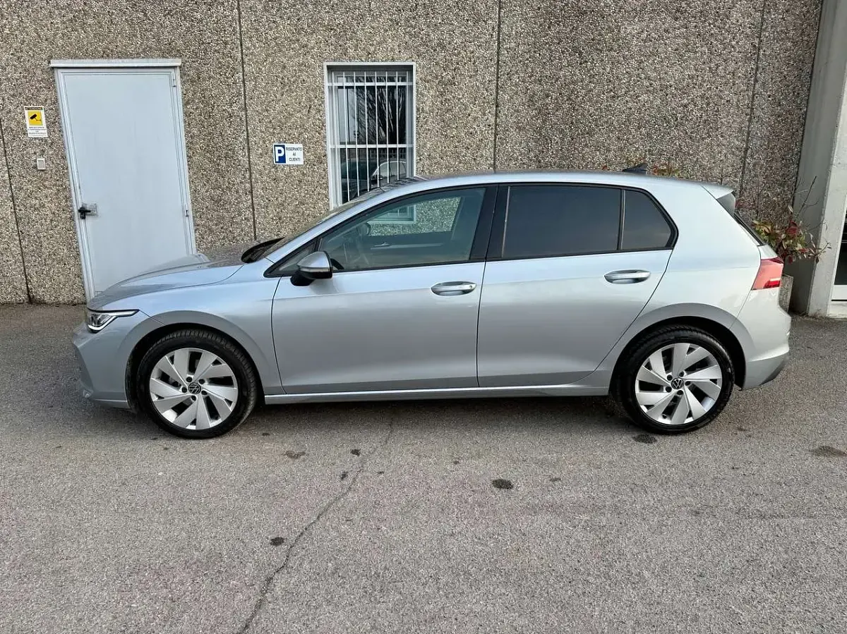 Usata VW Golf VIII Edition 116 CV (85 kW) 2024 Argento Berlina