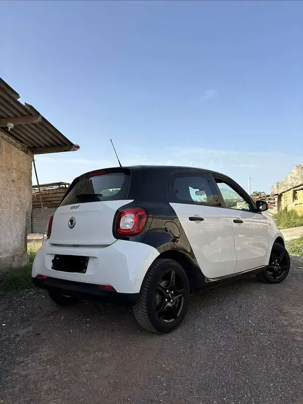 Begagnad Smart ForFour Passion 71 HK (52 kW) 2015 Vit Halvkombi