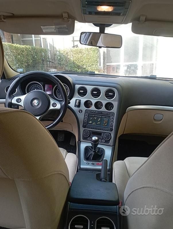 Marrone Usata 2013 Alfa Romeo 159 Tre volumi | 2000 € (Super prezzo) - Immagine 1/4