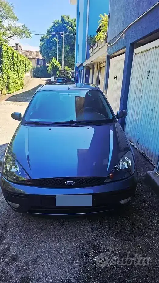 Usata Ford Focus 100 CV (73 kW) 2003 Grigio Berlina