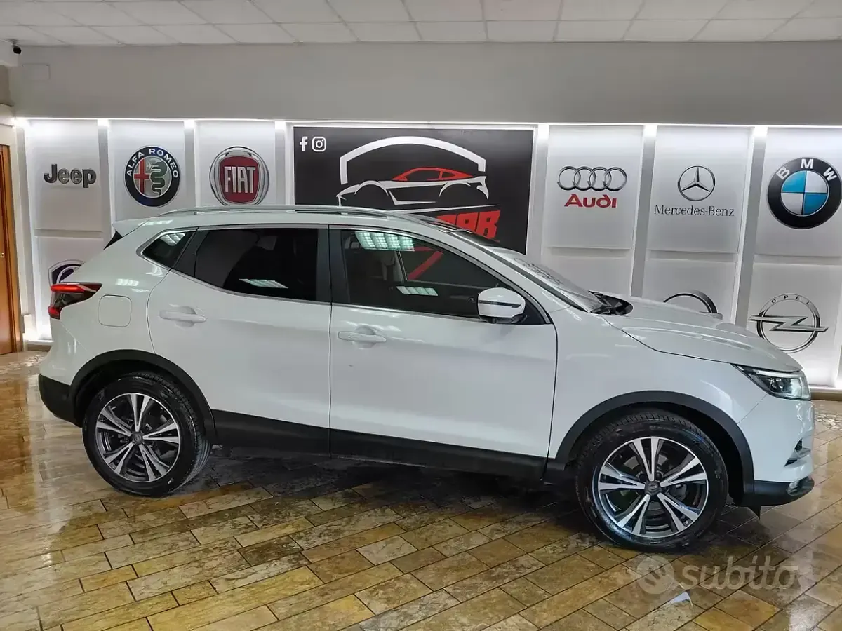 Usata Nissan Qashqai N-Connecta 110 CV (80 kW) 2019 Bianco SUV