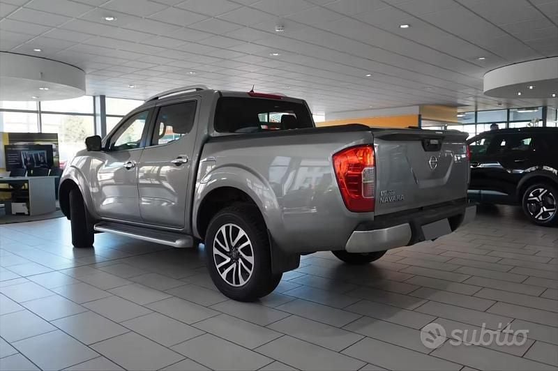 Second-hand Nissan Navara 190 CP (139 kW) 2016 Gri Pickup