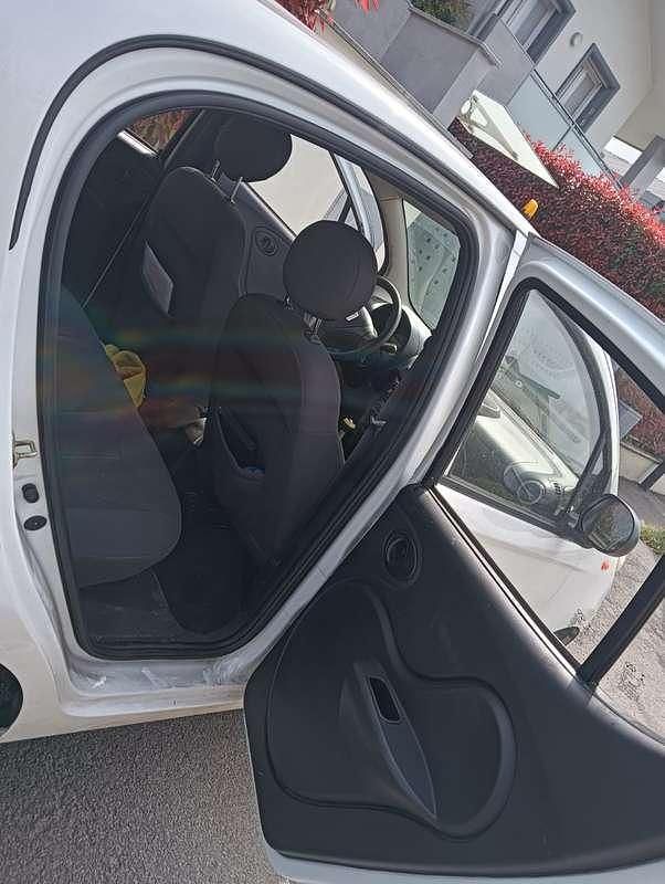 Usata DR Zero 69 CV (50 kW) 2016 Bianco Utilitaria