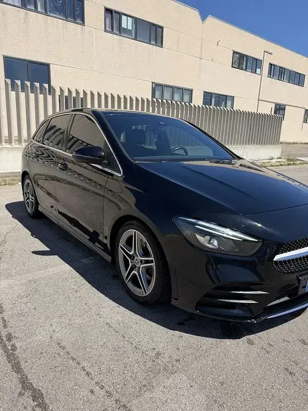 Usata Mercedes B180 Premium 116 CV (85 kW) 2022 Utilitaria