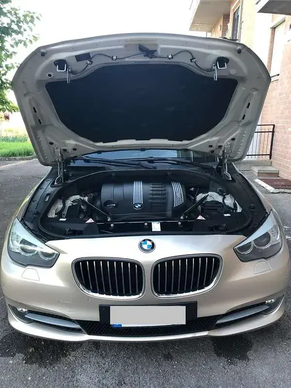 Usata BMW 530 Gran Turismo 245 CV (180 kW) 2010 Oro Coupé