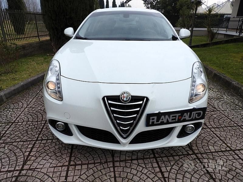 Usata Alfa Romeo Giulietta 105 CV (77 kW) 2015 Bianco Utilitaria