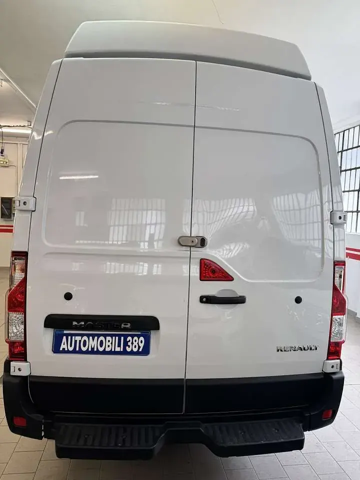 Occasion Renault Master 145 ch (106 kW) 2024 Blanc Monospace