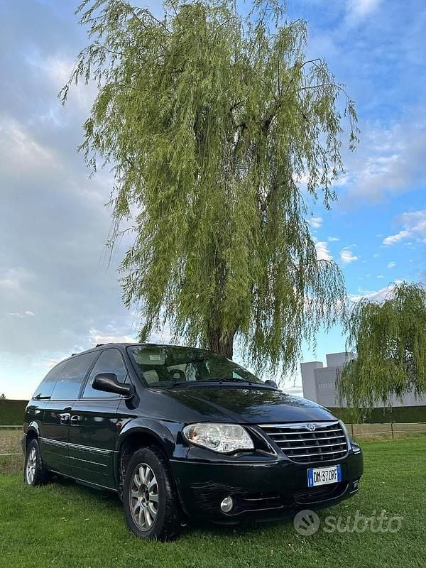 Usata Chrysler Grand Voyager Limited 150 CV (110 kW) 2007 Nero Monovolume