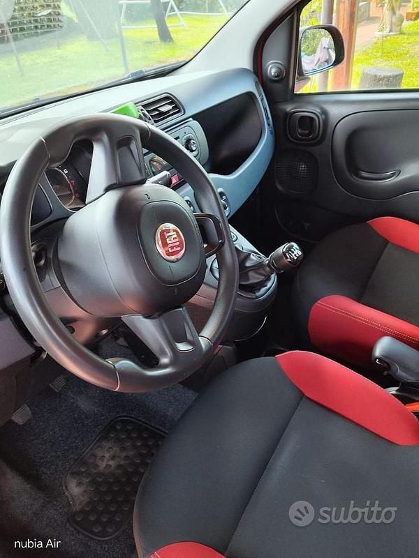 Usata Fiat Panda Easy 69 CV (50 kW) 2018 Rosso Utilitaria