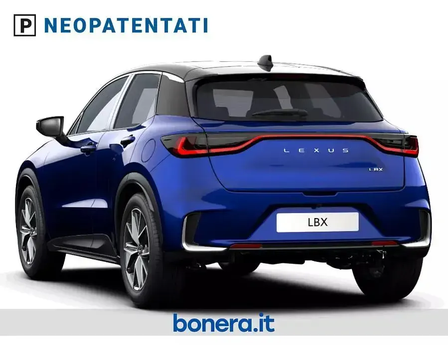 Nuova Lexus LBX 136 CV (100 kW) 2026 Blu SUV