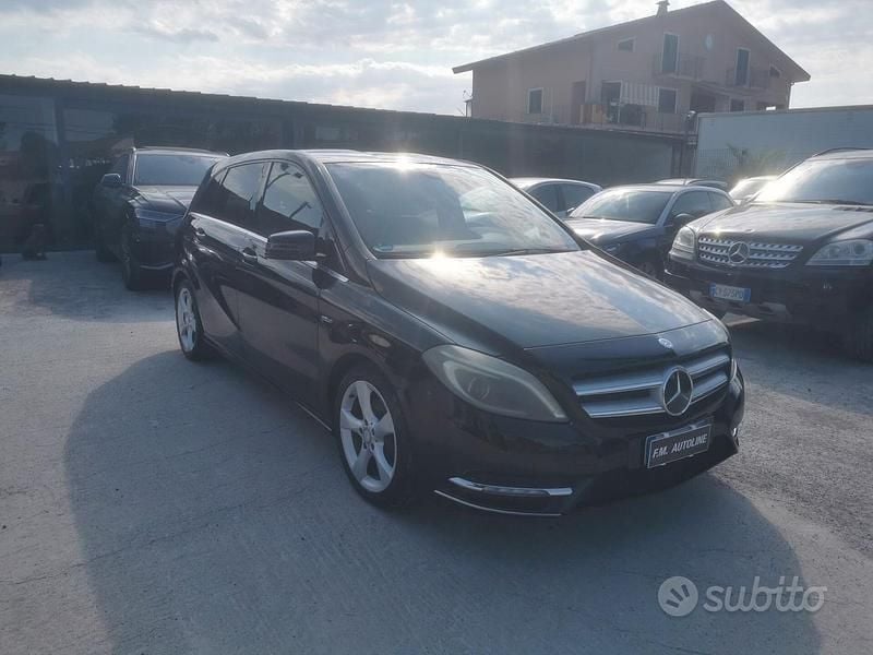 Usata Mercedes B200 Premium 136 CV (100 kW) 2012 Nero Monovolume