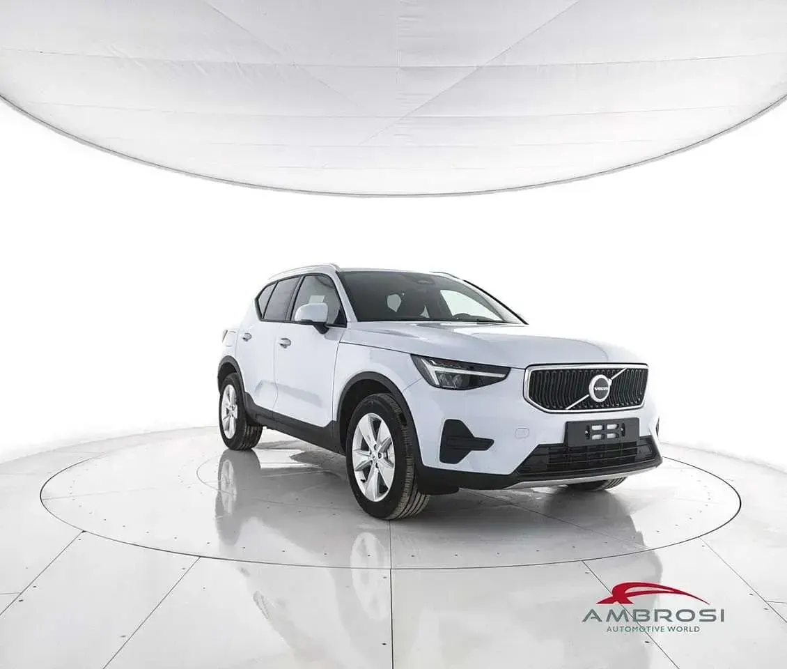 Nuova Volvo XC40 Core 163 CV (119 kW) 2026 Cloud blue SUV