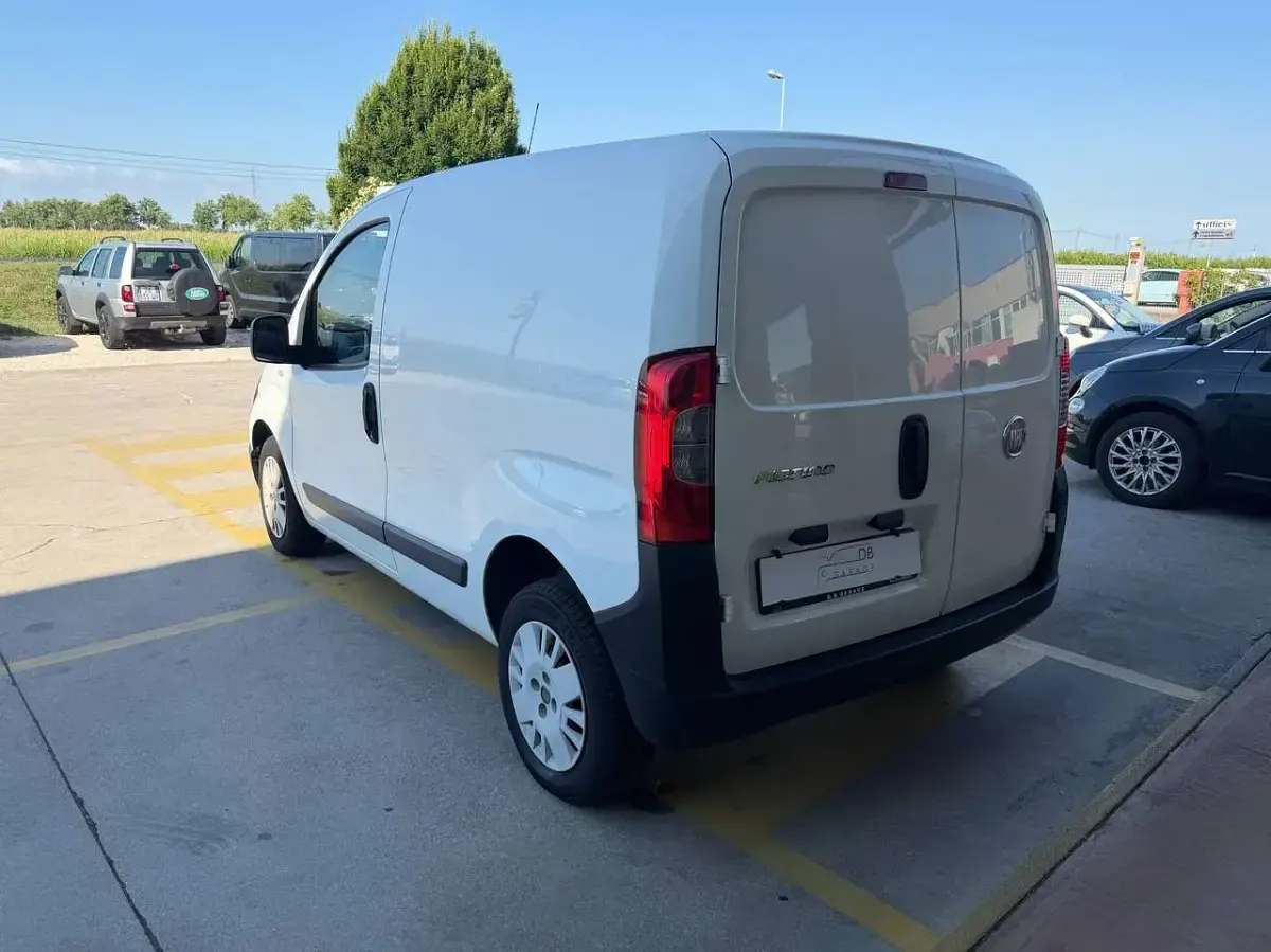 Usata Fiat Fiorino 73 CV (53 kW) 2011 Bianco Monovolume
