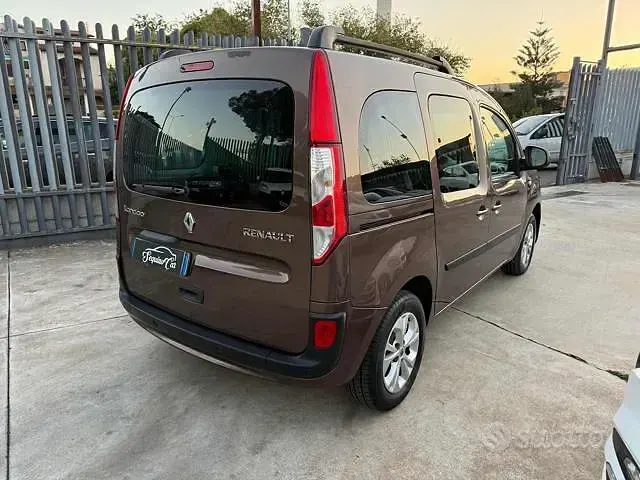 Usata Renault Kangoo 90 CV (66 kW) 2016 Grigio Monovolume