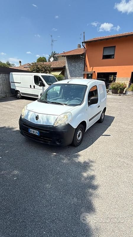 Usata 2008 Renault Kangoo Monovolume | 3600 € - Immagine 1/4