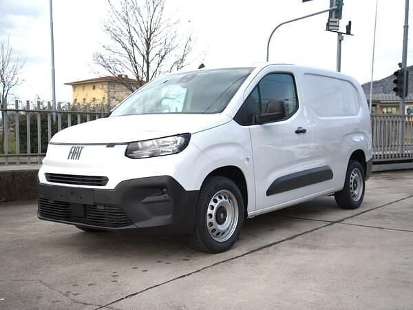 Usata Fiat Doblò 131 CV (96 kW) 2024 Bianco Monovolume