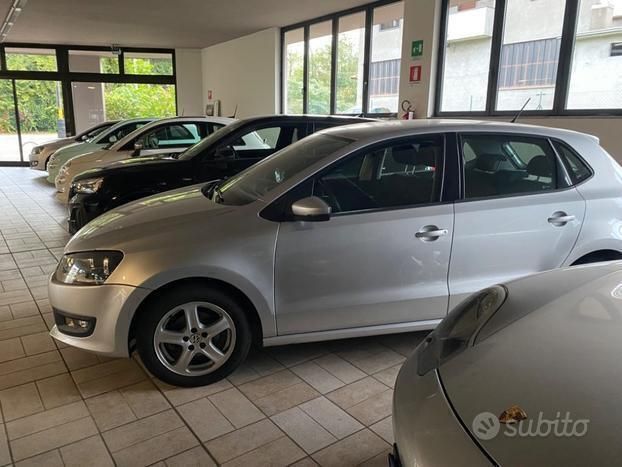 Usata VW Polo 75 CV (55 kW) 2012 Argento metallizzato Utilitaria