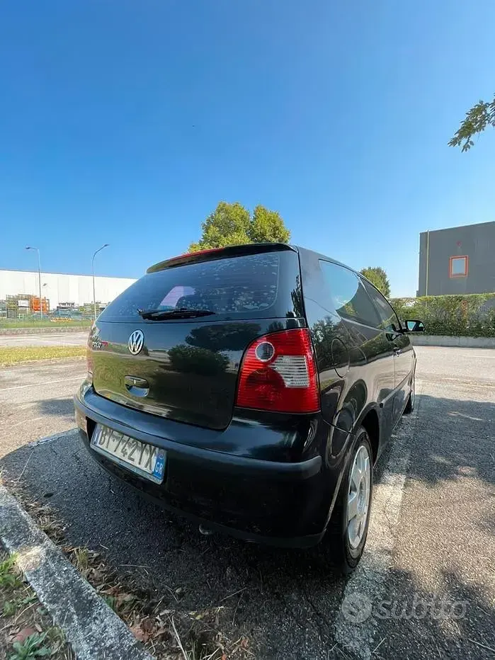 Usata VW Polo Trendline 64 CV (47 kW) 2002 Nero Utilitaria