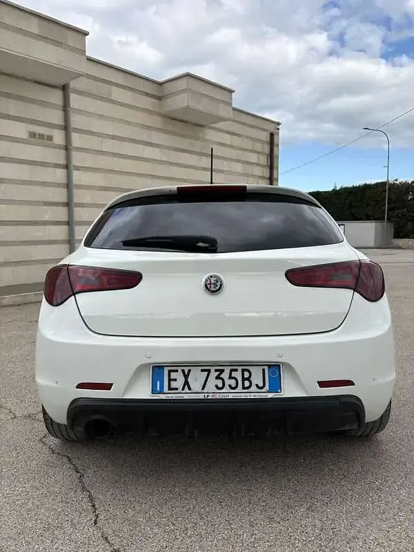 Usata Alfa Romeo Giulietta Exclusive 105 CV (77 kW) 2015 Utilitaria