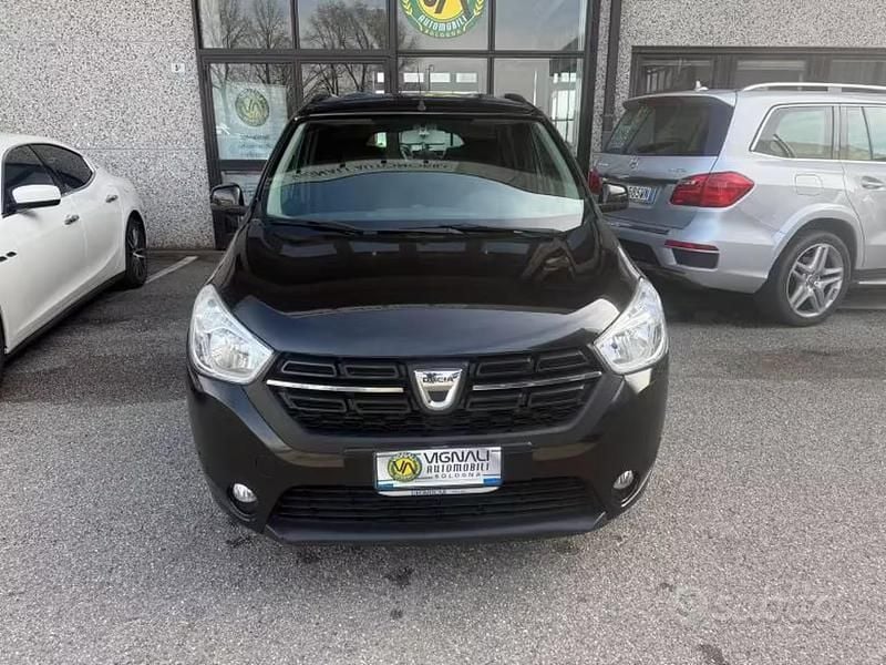 Usata Dacia Lodgy 100 CV (73 kW) 2017 Nero Monovolume